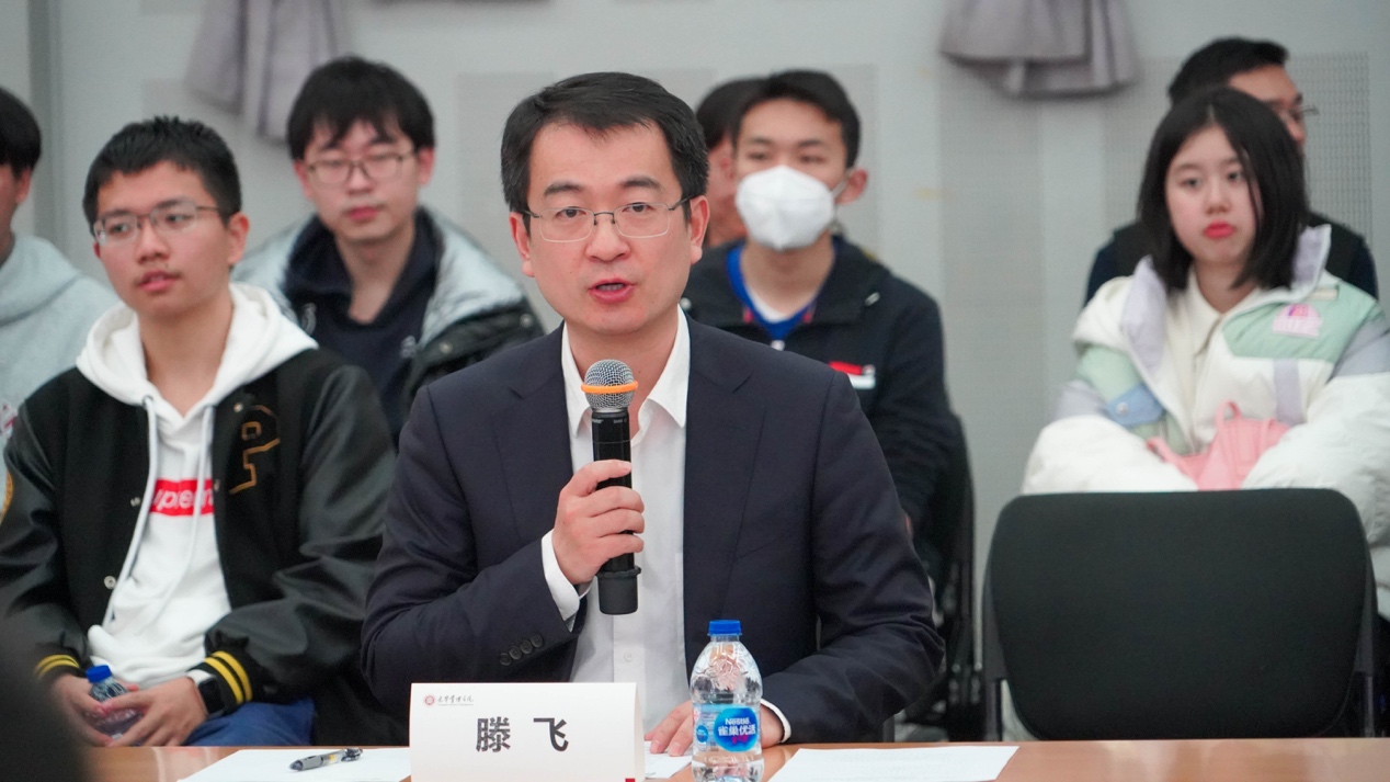 D33B9FF6A192BD84DFC5ECD1EA8_E9C96563_3F3B2